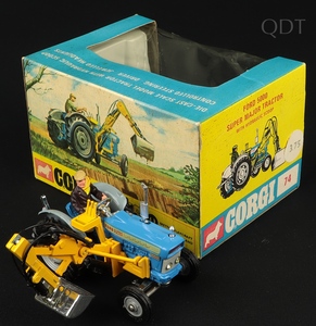 Corgi toys 74 ford 5000 super major tractor hydraulic scoop aa673
