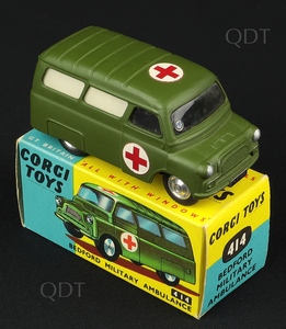 Corgi toys 414 bedford military ambulance b213