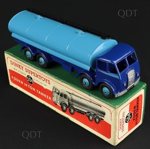 Dinky toys 504 foden 14 ton tanker aa877
