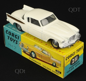 Corgi toys 211 studebaker golden hawk aa972