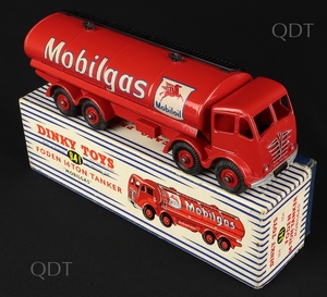 Dinky toys 941 foden tanker mobilgas bb92