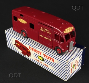 Dinky toys 981 horse box bb143