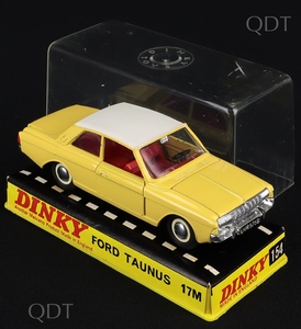 DeAGOSTINI  DINKY Toys Ford Taunus 17M 