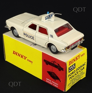 Dinky Toys 255 Ford Zodiac Police Car - QDT