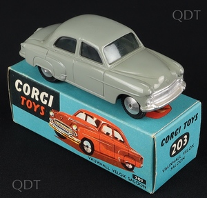Corgi toys 203 vauxhall velox saloon bb911