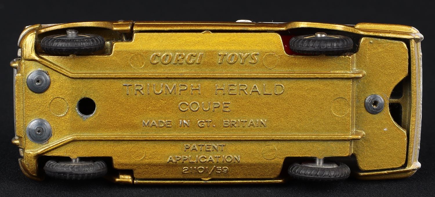 Corgi Toys 231 Triumph Herald Coupé
