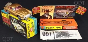 Corgi 261 james bond aston martin toffee gold cc144