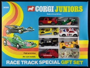 Corgi toys juniors gift set race track special cc420