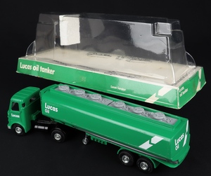 Dinky Toys 945 AEC Fuel Tanker Lucas Oil QDT