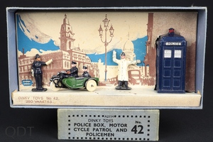 Dinky gift set 42 police set cc708