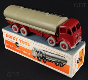 Dinky toys 504 foden 14 ton tanker cc830