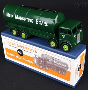 Dinky supetoys albion milk marketing board tanker cc940 front