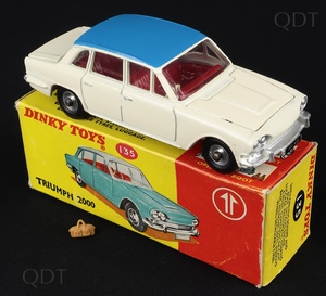 Dinky toys 135 triumph 2000 cc959 front