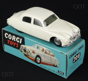 Corgi toys 208 jaguar 3.4 litre saloon dd151 front
