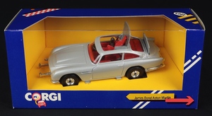 Corgi toys 271:1 james bond aston martin dd534 front