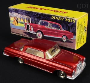 Dinky toys 533 mercedes 300sl dd594 front