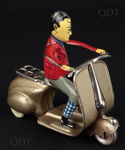 Fsc italy vespa scooter dd620 front