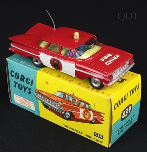 Corgi toys 439 chevrolet fire chief dd651 front