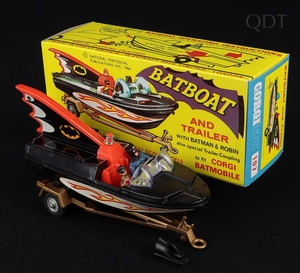 Corgi toys 107 batboat tin fin trailer coupling dd762 front