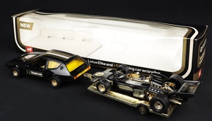 Corgi Toys Gift Set 32 Lotus Elite & JPS Racing Car on Trailer - QDT