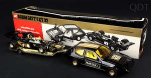 Corgi toys gift set 32 lotus elite jps racing car trailer dd840 front