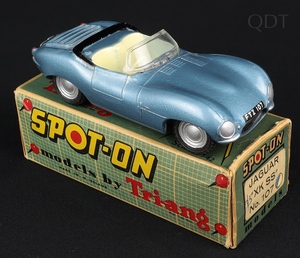 Spot on models 107 jaguar xk ss dd943 front