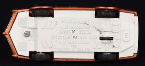 Dinky toys 103 spectrum pursuit car dd991 base