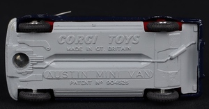 Corgi toys 448 police mini van dog ee59 base