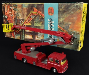 Corgi toys 1127 simon snorkel fire engine ee63 front