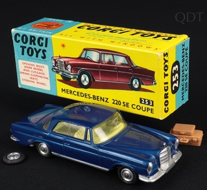 Corgi toys 253 mercedes coupe ee77 front