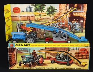 Corgi gift set 2 working conveyor tractor set ee90 front