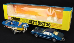 Corgi toys gift set 36 oldsmobile toronado speedboat ee149 back
