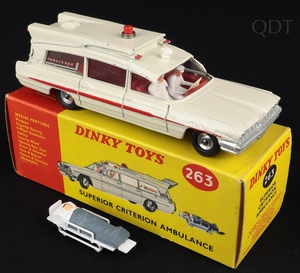 Dinky toys 263 superior criterion ambulance ee210 front