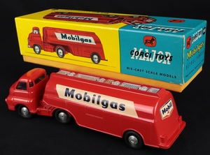 Corgi toys 1110 mobilgas petrol tanker ee219 back