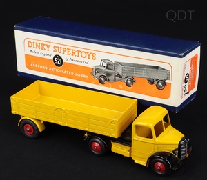 Dinky supertoys 521 bedford articulated lorry ee286 front