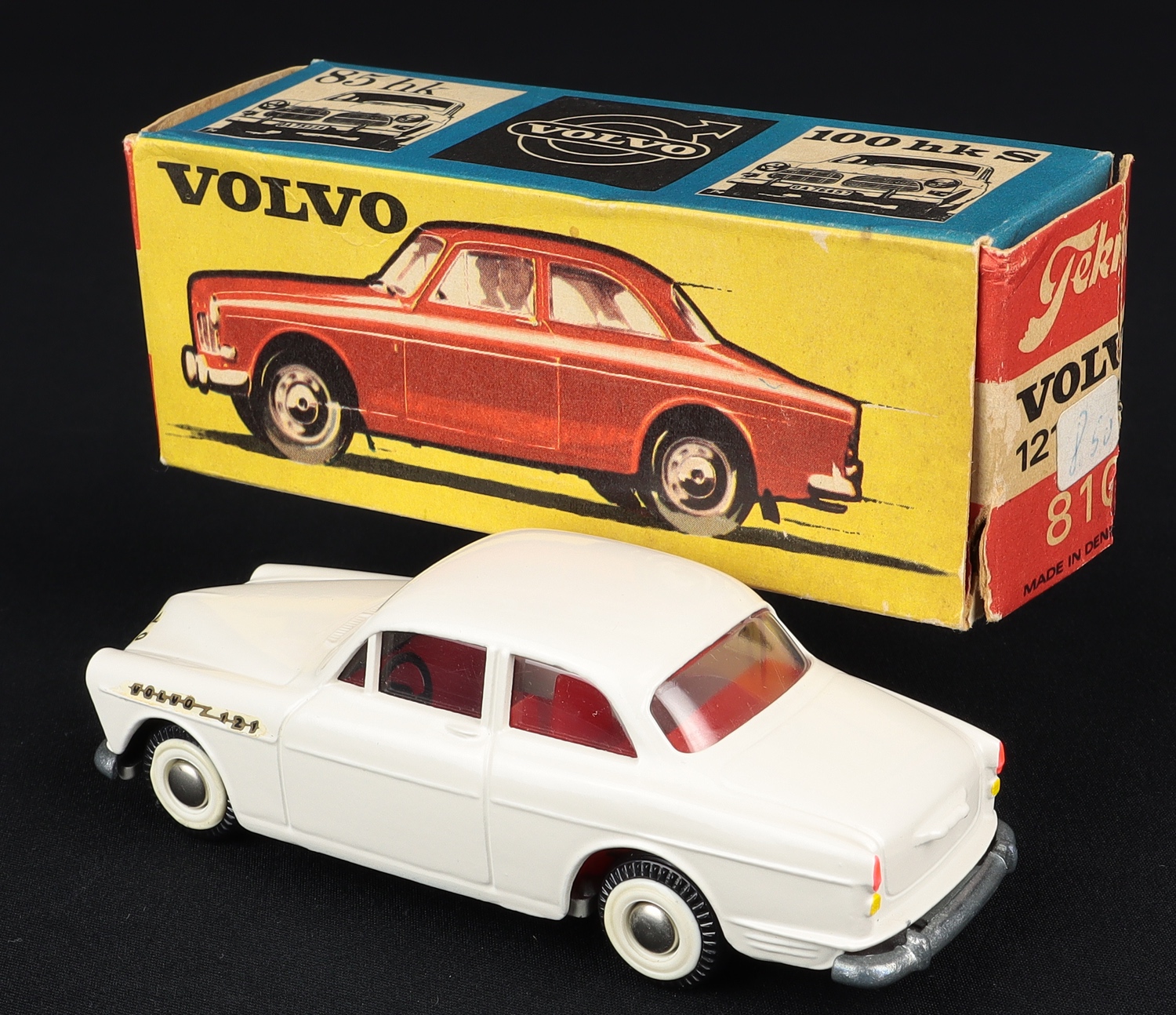 Model 810 Tekno Models 810 Volvo Amazon - QDT