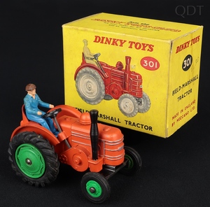 Dinky toys 301 field marshall tractor ee372 front
