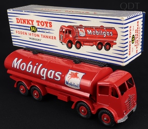Dinky toys 941 mobilgas tanker ee471 front