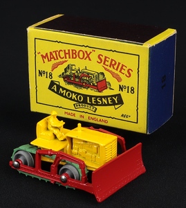 Matchbox models 18a caterpillar tractor ee749 front