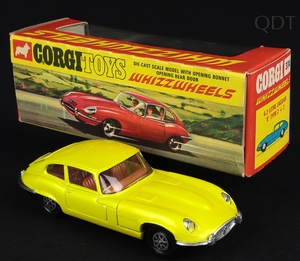 Corgi toys 374 jaguar e type ee927 front