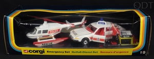 Corgi toys gift set 19 emergency ee990 front