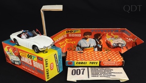 Corgi toys 336 james bond's toyota ee940 front