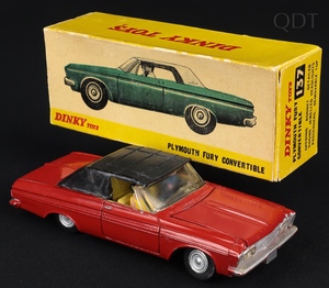 Nicky dinky toys 137 plymouth fury convertible ff95 front