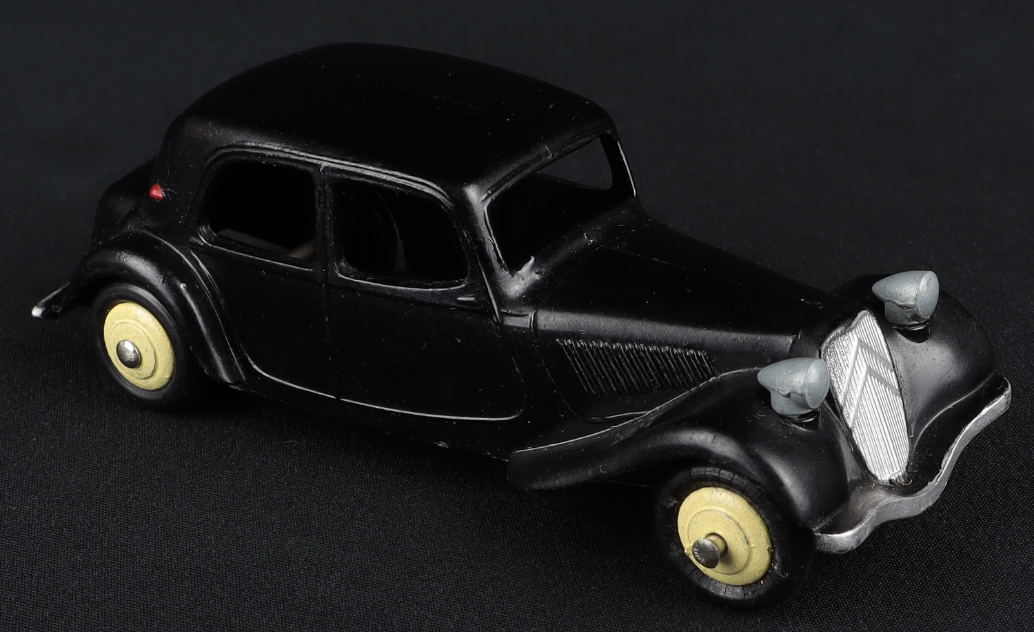 Dinky Toys 1:43 - 1 - Model car - ref. 24N Citroën 11 BL - Catawiki