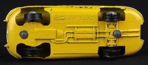 Nicky dinky toys 120 e type jaguar ff395 base
