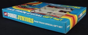 Corgi juniors gift set 3028 race track special ff553 box