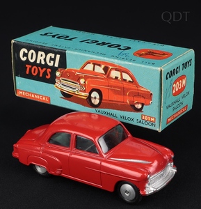 Corgi toys 203m vauxhall velox saloon ff616 front