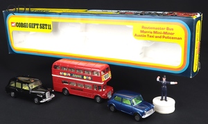 Corgi toys gift set 11 london transport set ff665 front