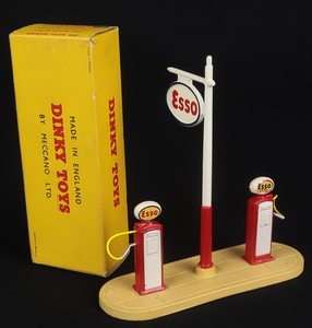 Dinky toys 781 petrol pump station esso ff962 view