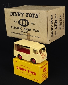 Dinky toys 491 job's dairy van trade box gg38 front